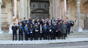 Foto di gruppo davanti alla Cattedrale al termine della premiazione