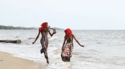 Shooting on the beach – Gabon (photo credit Sergio Ramazzotti - Parallelozero)