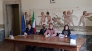 Da sinistra, Andrea Giua, referente di C.O. Gruppo per Anci Lombardia, Giorgio Scarsato, Giudice tutelare del Tribunale di Cremona, Andrea Virgilio, Sindaco di Cremona, Marina Della Giovanna, Assessore alle Politiche Sociali e Fragilità 