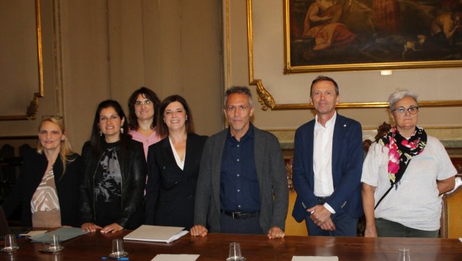 Da sinistra Elisabetta Soldani, Elisa Zanchi, Marina Venturi, Simona Pasquali, Leonardo Virgilio, Filippo Agazzi e Elena Ruggeri