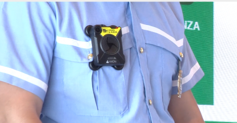 Un modello di body cam per agenti della Polizia Locale