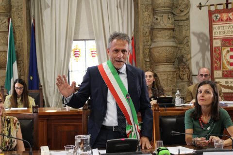 Il giuramento del sindaco Andrea Virgilio 