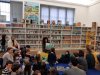 Foto di repertorio con mamme lettrici alla Piccola Biblioteca